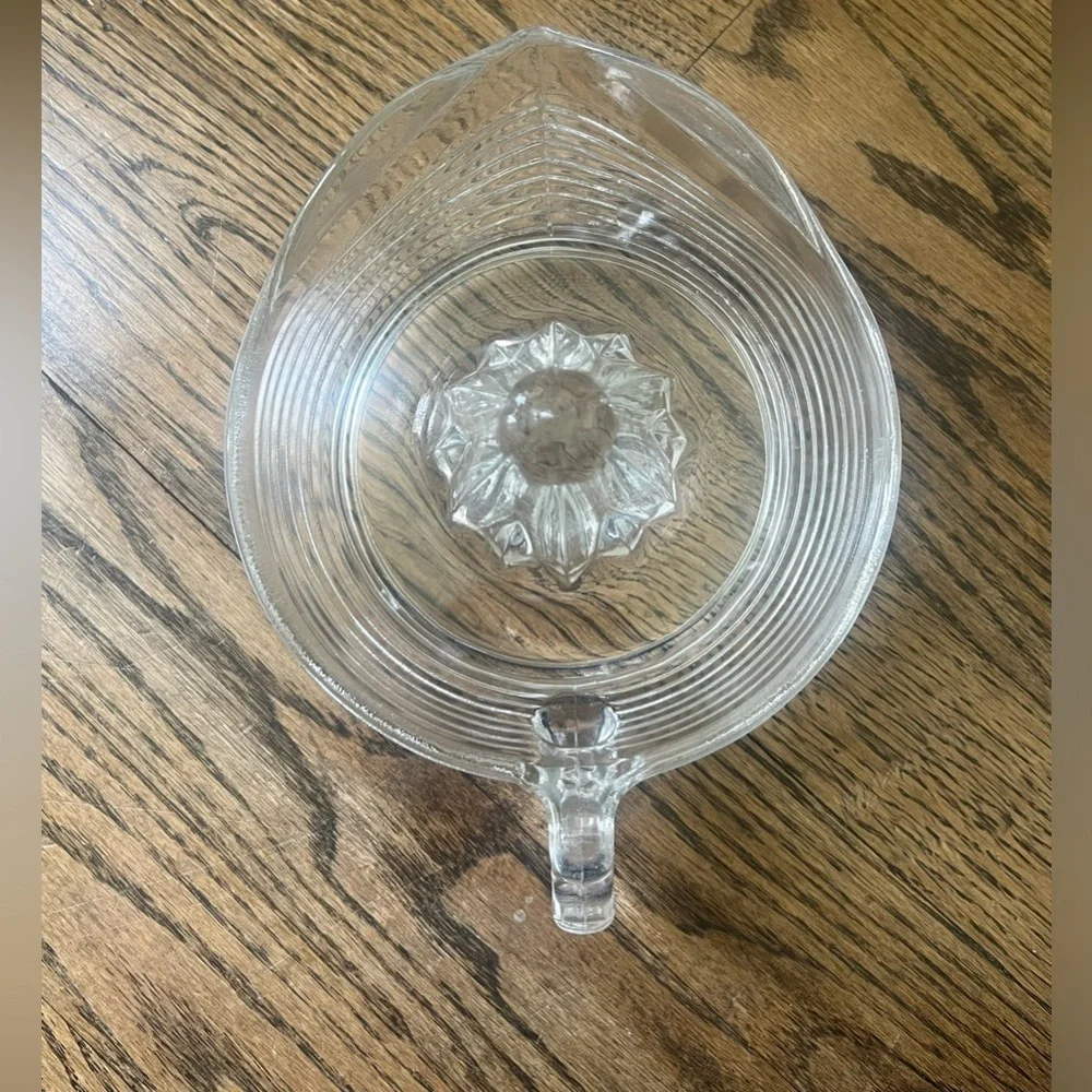 Anchor Hocking Clear Glass Citrus Juicer with Handle
